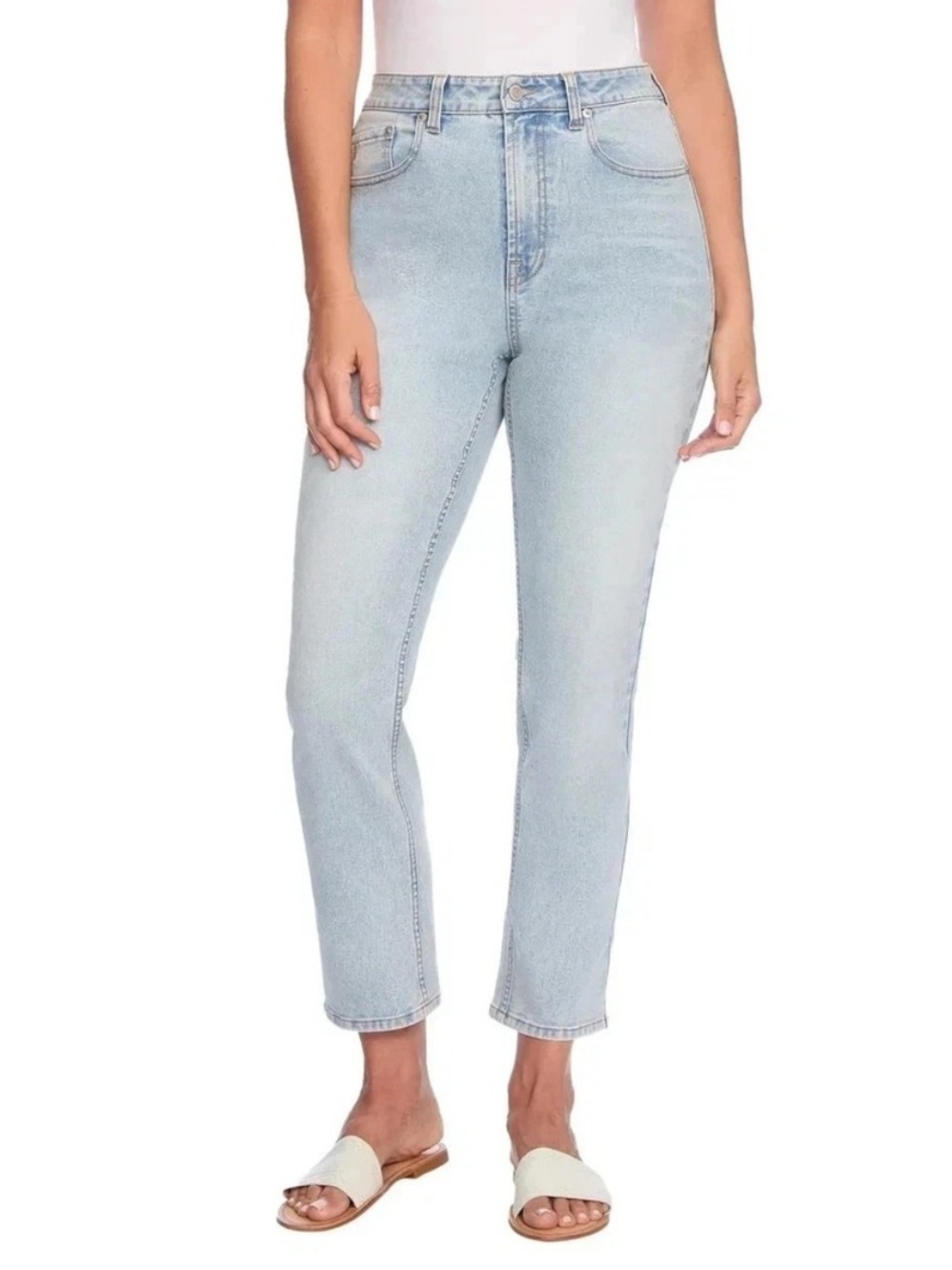 FRYE Amari Light Wash Denim Jeans in Stevie Wash